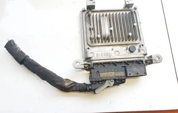 Mercedes-Benz E W212 Engine control unit/module A6519007500 A0064461540