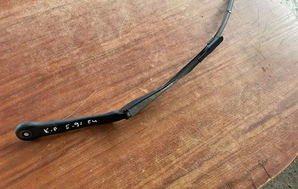 BMW 3 E90 E91 Front wiper blade arm 61617253366