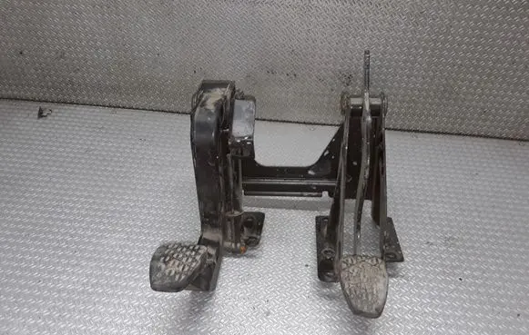 Mercedes-Benz Vito Viano W638 Pedal assembly 