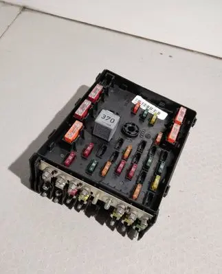 Volkswagen PASSAT B7 Fuse module 3C0937125 63592777