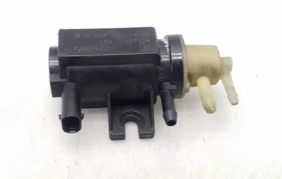 Mercedes-Benz E W212 Vacuum valve A0071531428 10T124 70078203