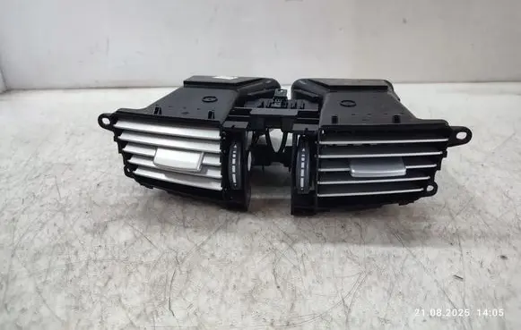 Mercedes-Benz E W212 Dash center air vent grill A2128302554