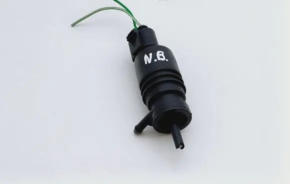 Volkswagen New Beetle Windscreen/windshield washer pump 