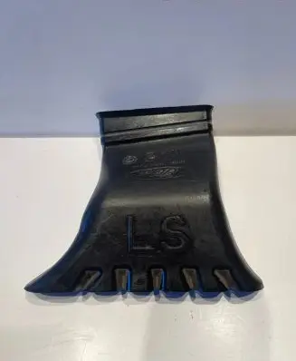 Ford Focus Cabin air duct channel BM51-A018C17