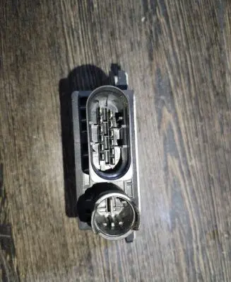 BMW 5 F10 F11 Glow plug pre-heat relay 0522140702