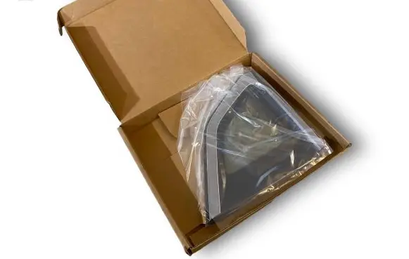Nissan Qashqai Rear vent window glass 83313-4EA0A