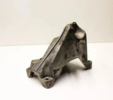 Mercedes-Benz C W205 Engine mounting bracket A6262230100