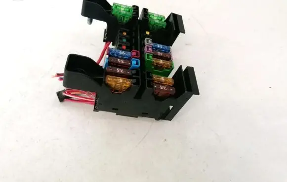 Mercedes-Benz E W211 Fuse box set 2115450301 13943311