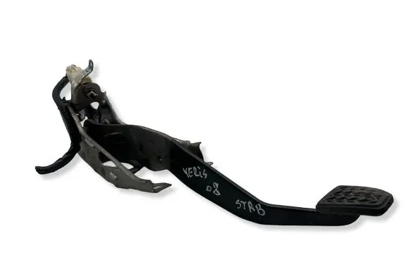Toyota Yaris Brake pedal 