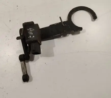 Headlight/headlamp level sensor