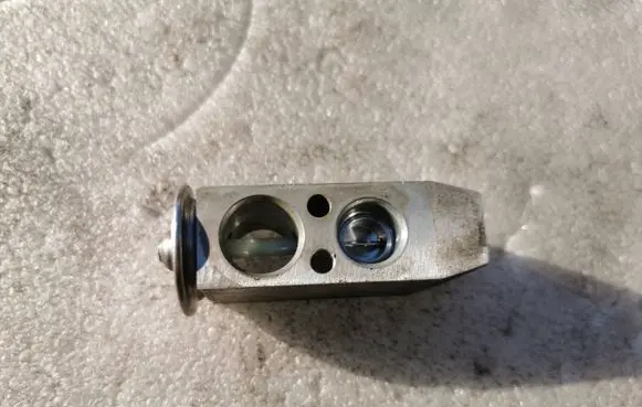 Honda FR-V Air conditioning (A/C) expansion valve 3G702