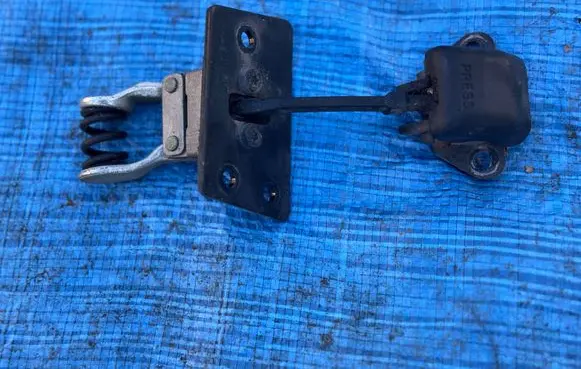 Volkswagen Transporter - Caravelle T5 Front door check strap stopper 7H0827793