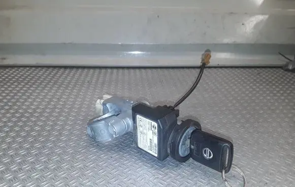 Nissan X-Trail T30 Ignition lock 28590C9902