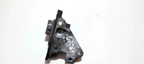 Toyota Avensis T220 Engine mounting bracket