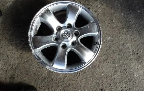 Toyota Land Cruiser (J120) R17 alloy rim 