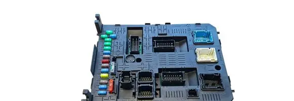 Peugeot 308 Comfort/convenience module 967847688001