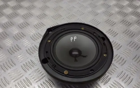 Volkswagen PASSAT B4 Subwoofer speaker 3A0035242