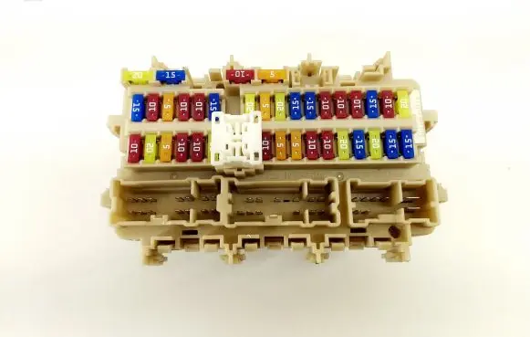 Nissan Qashqai Fuse module 4EB0A C0783