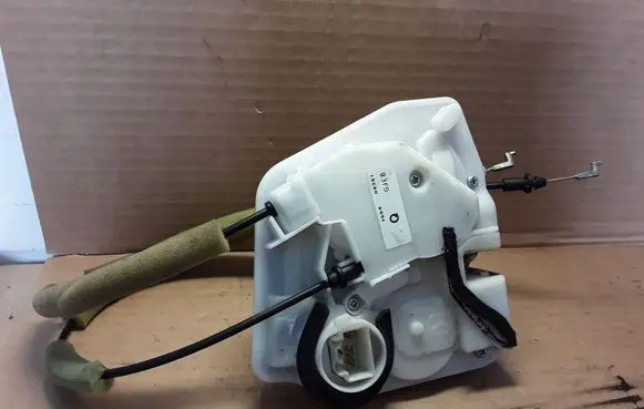 Mazda 6 Front door lock H77H79L1
