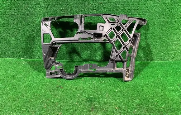 Volkswagen Golf VII Front bumper mounting bracket 5G0807723D