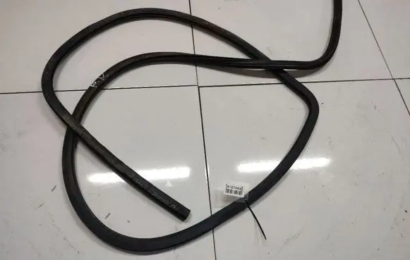 Volkswagen Golf III Rubber seal front coupe door 