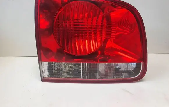 Tailgate rear/tail lights
