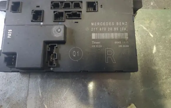 Mercedes-Benz CLK A209 C209 Door control unit/module 211870208504