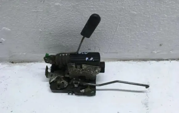 Iveco Daily 6th gen Front door lock