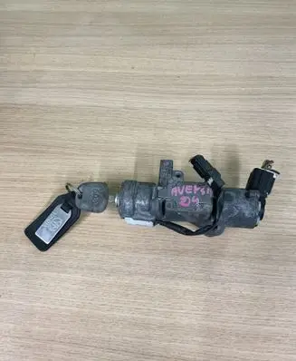 Toyota Avensis T250 Ignition lock 450200504