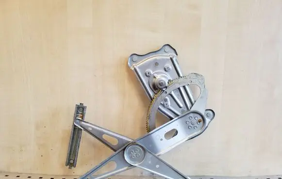 Renault Megane III Front door electric window regulator 