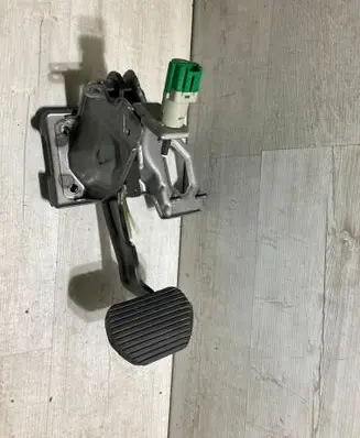 Opel Crossland X Brake pedal 9683292480