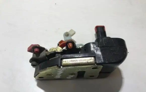 Chrysler Voyager Front door lock