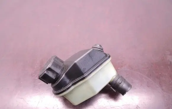 Volvo V50 Power steering fluid tank/reservoir 4N513531DC D57