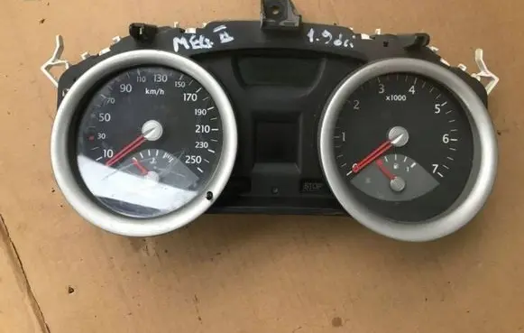 Speedometer (instrument cluster)
