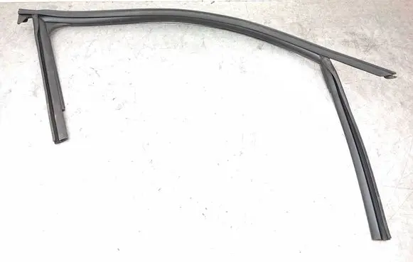Audi A3 S3 8V Rubber seal front door window/glass 8V4837440A