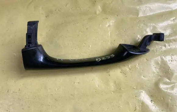 Mercedes-Benz B W245 Front door exterior handle A1697660002