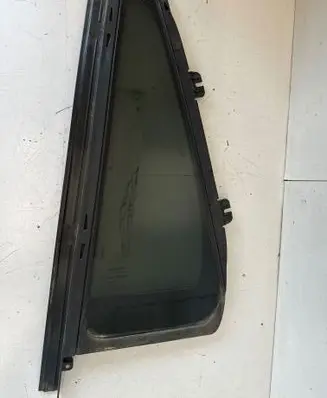 Rear vent window glass