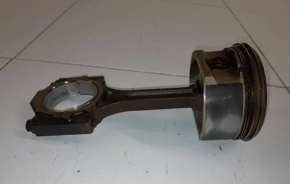 Cadillac SRX Piston with connecting rod 136264