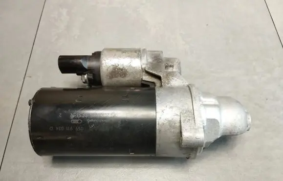 Volkswagen Phaeton Starter motor 059911024D
