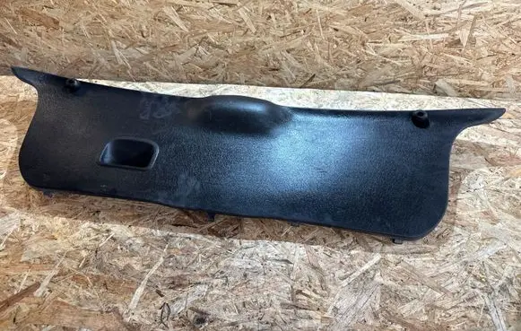 Volkswagen Polo III 6N 6N2 6NF Tailgate trim 6N0867605C