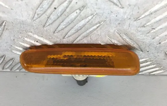 BMW 3 E46 Front fender indicator light 8382104 160964