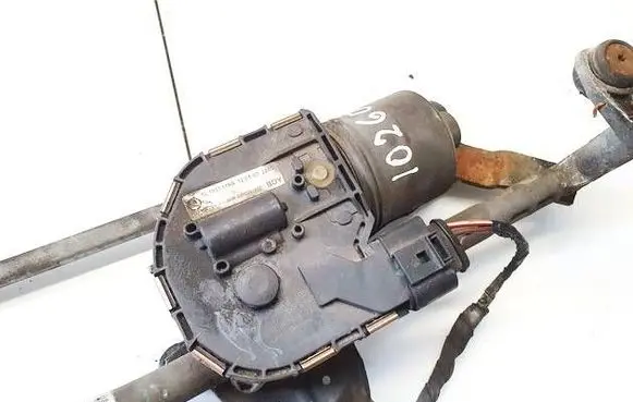 Skoda Yeti (5L) Wiper motor 5l1955119a