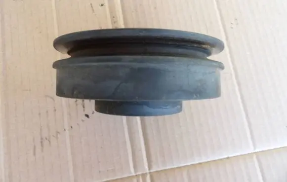 Audi 80 90 S2 B4 Crankshaft pulley 050105243a
