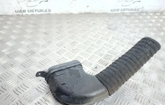 Audi A4 S4 B7 8E 8H Air intake duct part 8E0129604