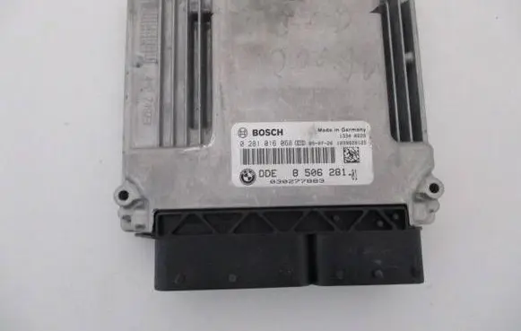 BMW 1 E81 E87 Engine control unit/module 0281016068