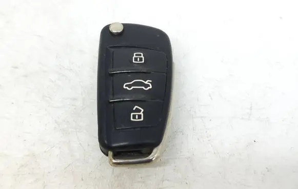 Audi TT TTS Mk2 Ignition key/card 8P0837220D 5FA00927211