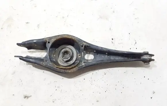 Volkswagen PASSAT B8 Rear upper control arm/wishbone 3Q0505311G