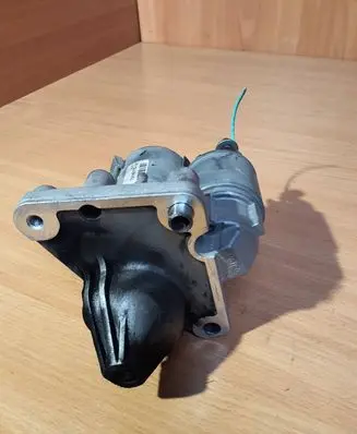 Citroen C4 Cactus Starter motor 9688268480