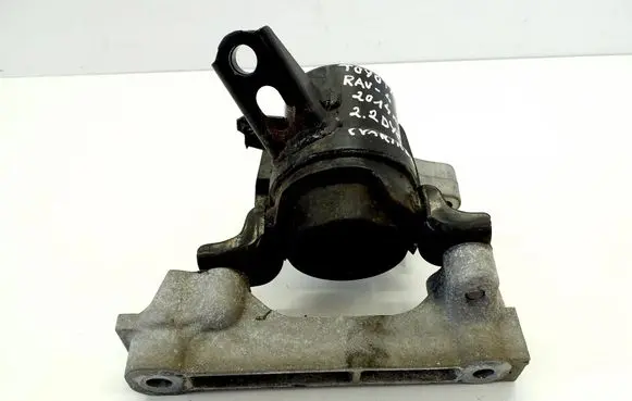 Toyota RAV 4 (XA40) Engine mount bracket