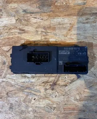 Volkswagen PASSAT B8 Tailgate/trunk control unit/module 5Q0959107G